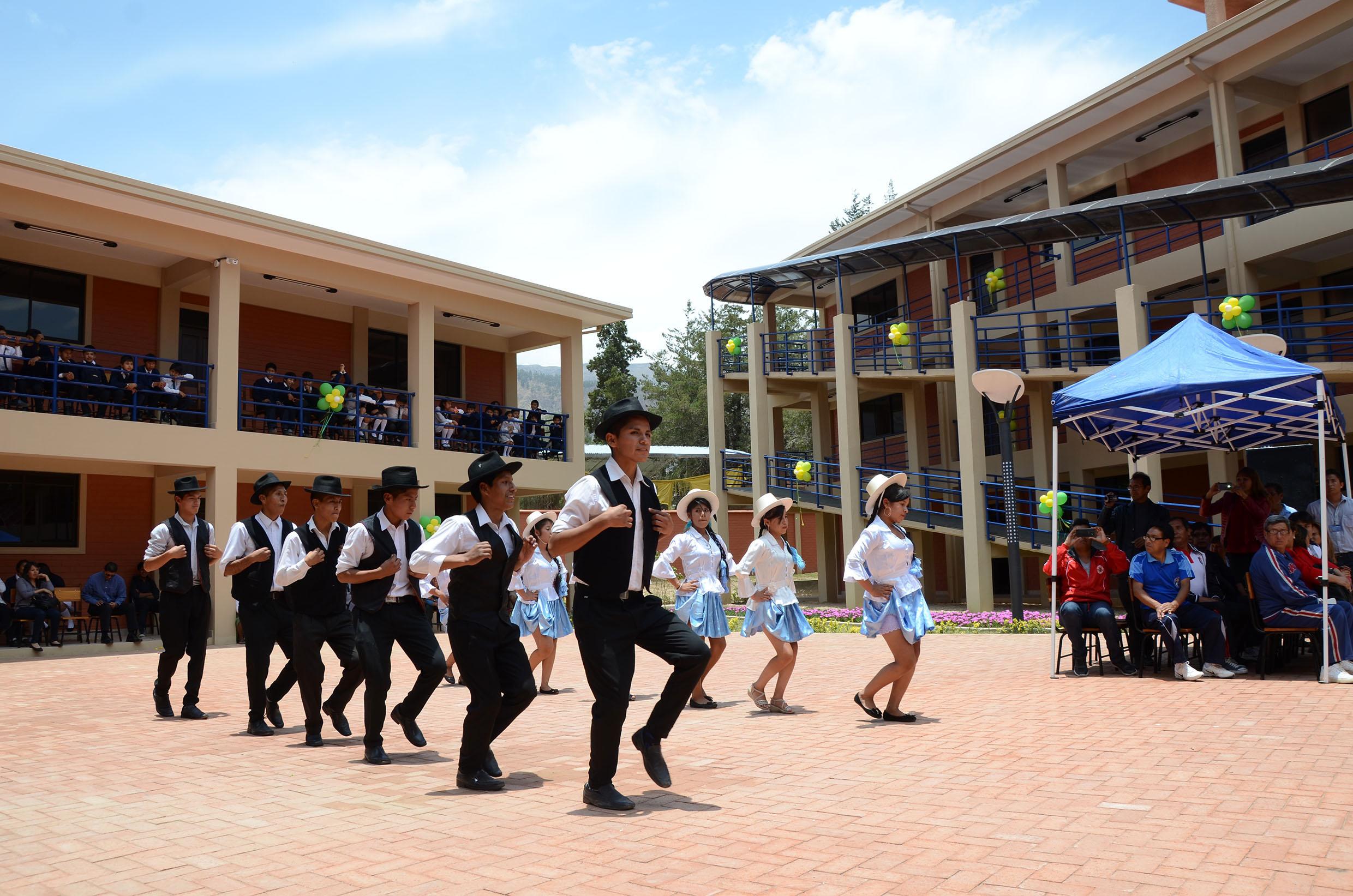 Senado aprueba reconocimientos para dos unidades educativas de Cochabamba