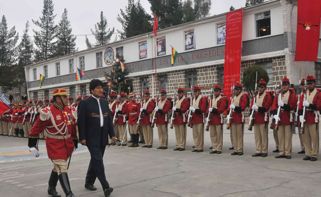 Aprueban homenaje a los 208 años de creación del Regimiento de Infantería Nº 1 “Colorados de Bolivia, Escolta Presidencial” 