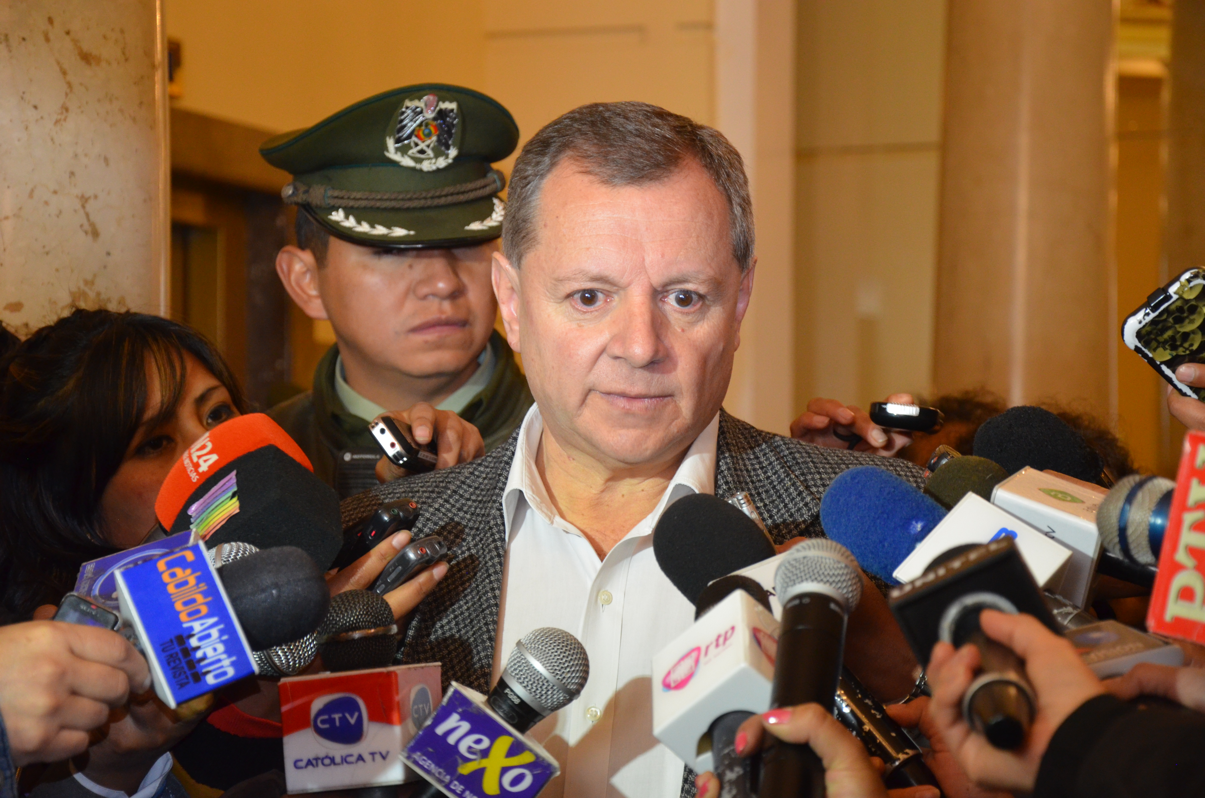 Presidente del Senado lamenta decisión de justicia chilena que postergó audiencia de nueve bolivianos detenidos