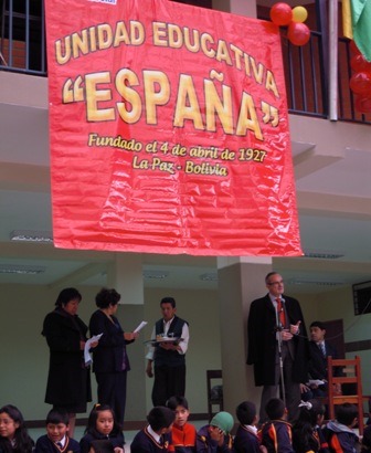 Aprueban reconocimiento para la unidad educativa “España” por sus 81 años de servicio