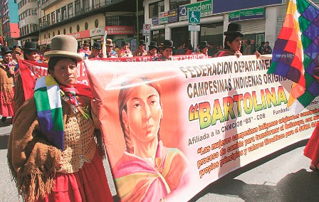 Rinden homenaje a la Federación Departamental de Mujeres Campesinas “Bartolina Sisa” de La Paz