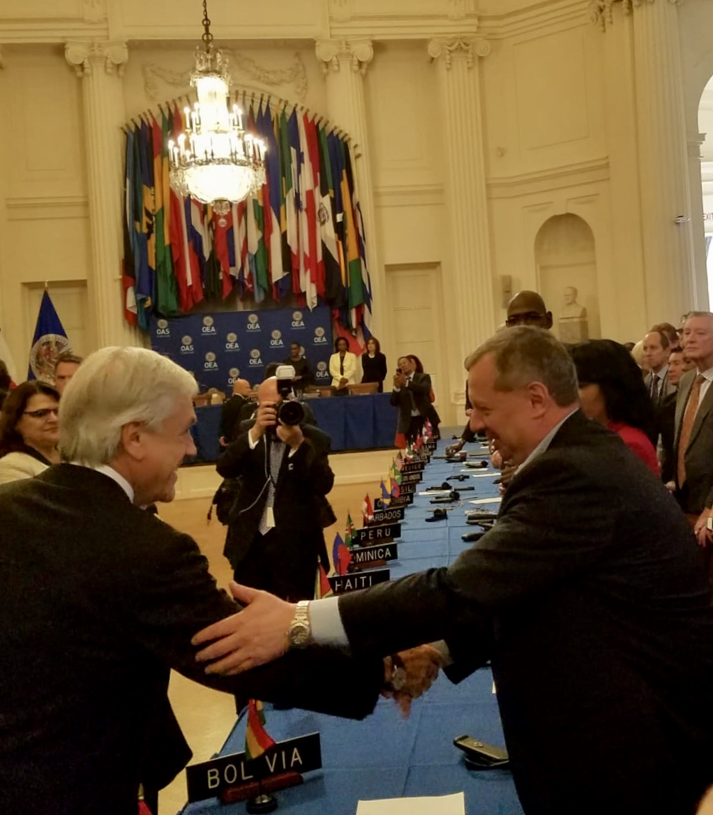 Embajador de Bolivia ante la OEA dice que presidente chileno deseó suerte a Bolivia