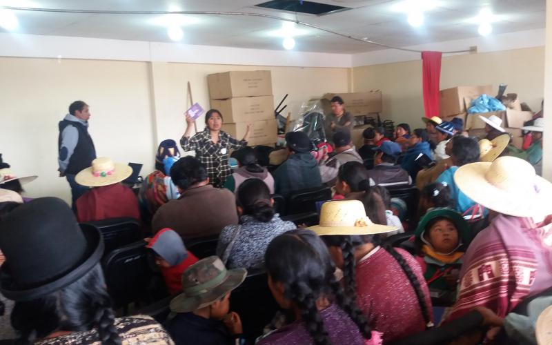 Urbanización Pumas Andino – Oruro: Socializan Ley 348 en el “Día Internacional de la Mujer” 