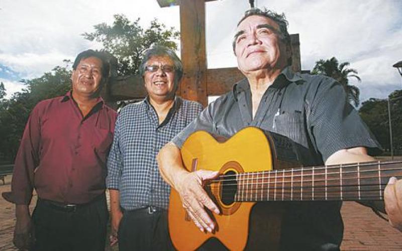 Homenaje a “Los Cambitas” embajadores de la música oriental en sus 50 años de vida institucional