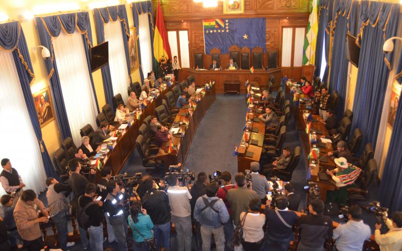 Senado se suma a la celebración del 27 aniversario del Sindicato de Minibuses de Oruro