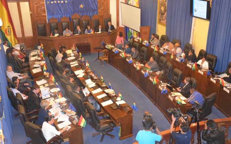 Senado sanciona Ley del PGE 2017 que muestra la estabilidad y fortaleza económica del país