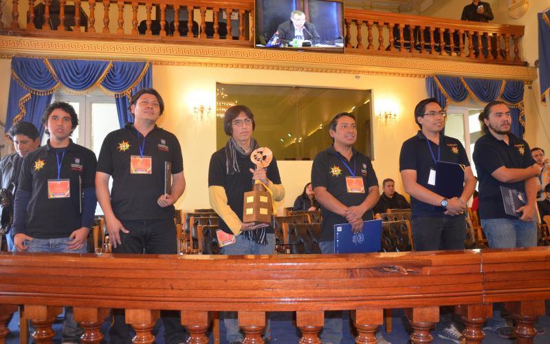 Ganadores de la “Carrera Solar de Atacama 2016” reciben reconocimiento del Senado