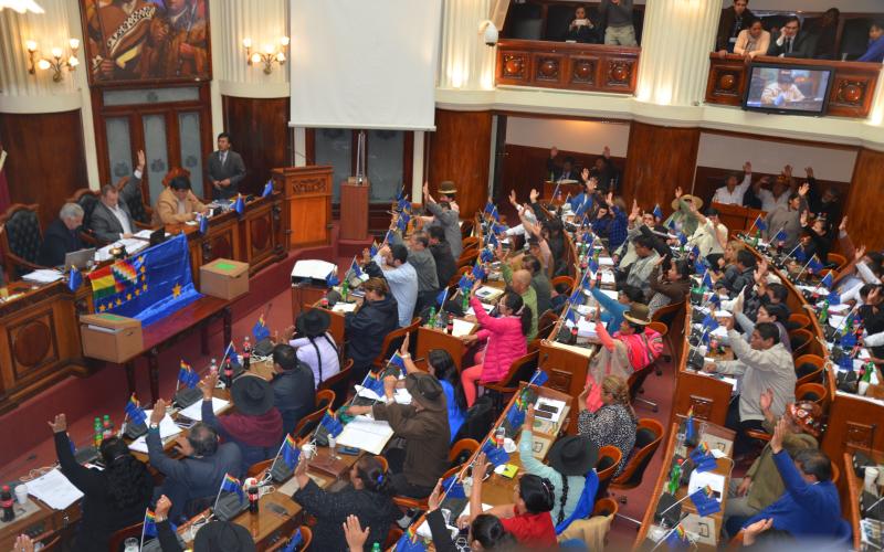 Legislativo amplía hasta el 30 de junio de 2017 el plazo de funcionamiento de la Comisión “Papeles de Panamá”
