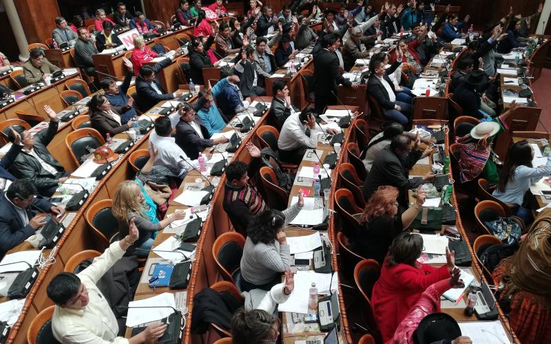 Asamblea Legislativa aprueba Decreto Presidencial de Amnistía para expresidentes Quiroga y Mesa