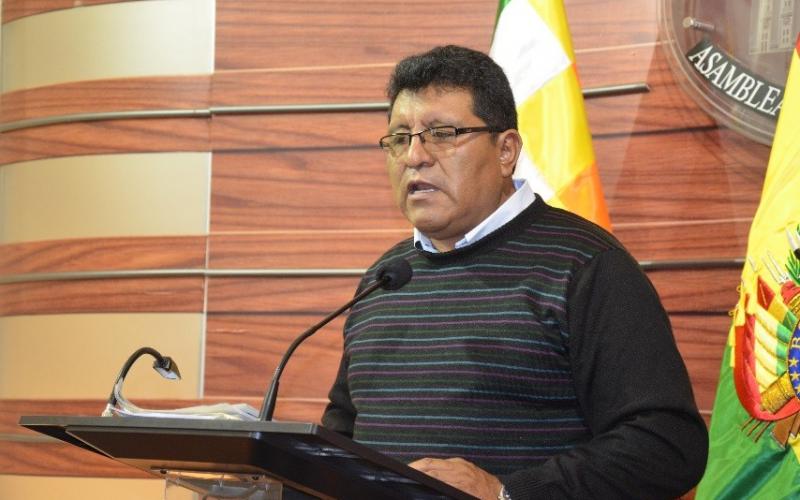 Senador Chambi rechaza posición de EEUU sobre supuesto fracaso en la lucha antidroga en Bolivia