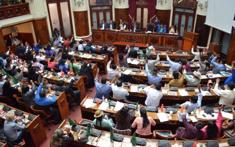 Asamblea Legislativa aprueba inicio de juicio de responsabilidades contra dos exministros de Estado