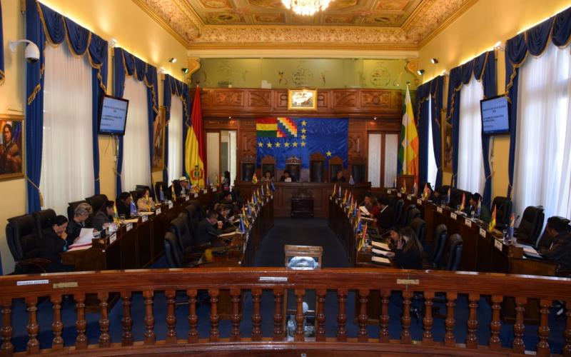 La Cámara de Senadores reconoce destacada labor de dos Unidades Educativas de La Paz