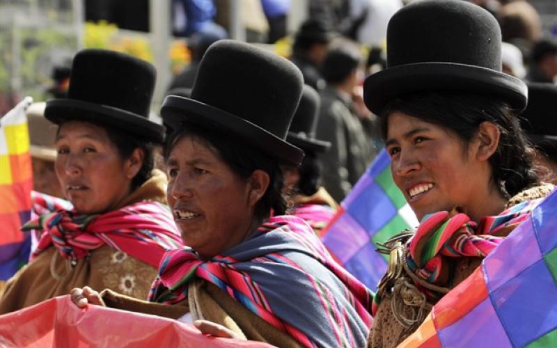 Senado aprueba reconocimiento por el Día Internacional de la Mujer Indígena