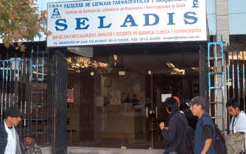 Senado reconoce 25 años trayectoria del SELADIS