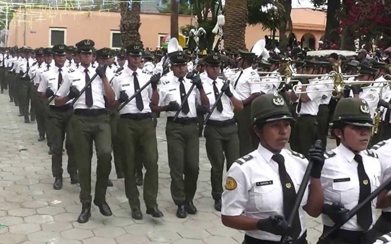 Rinden homenaje a escuelas básicas policiales de Cochabamba