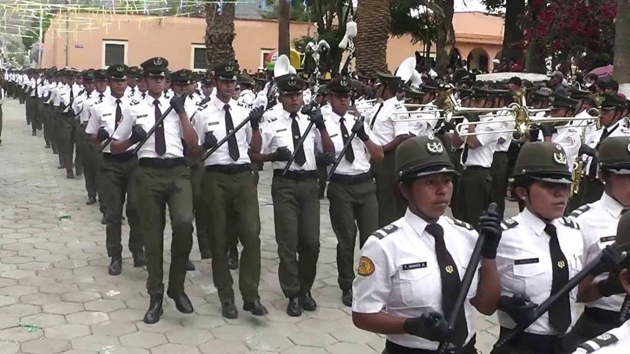 Rinden homenaje a escuelas básicas policiales de Cochabamba